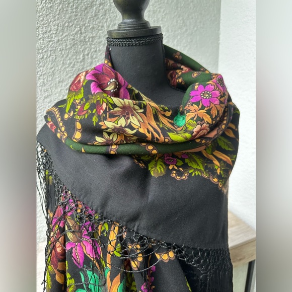 Vintage Pavlovo Posad Wool Shawl with Silk Fringe - Bright Floral Design - Picture 2 of 16